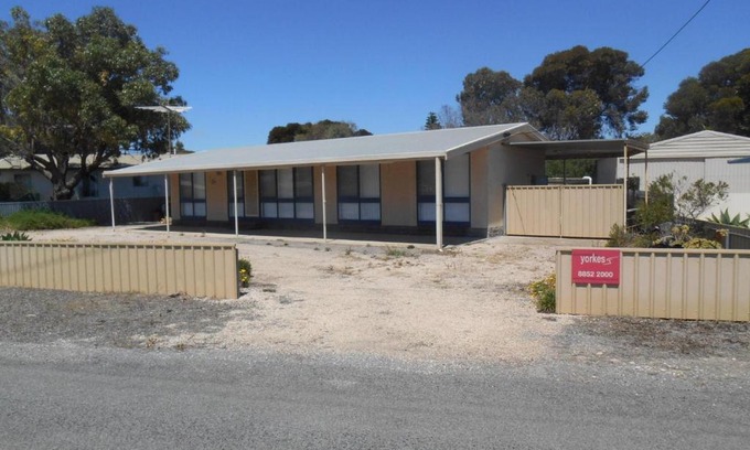 Minlacowie House | Family-Friendly Getaway at Hardwicke Beach House