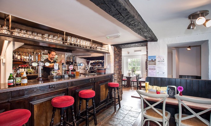 Levens Hotel | Experience Comfort at Hare & Hounds - 4-Star Retreat