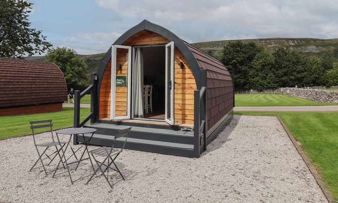 Hawkswick Cottage | HARE'S HOLLOW, romantic, with a garden in Kettlewell