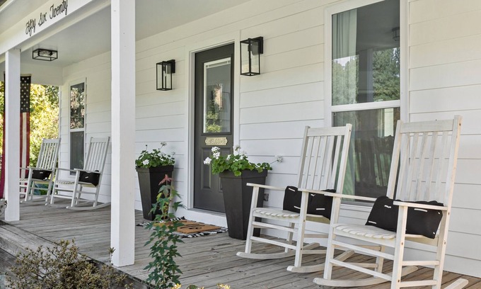 Franklin House | Hargrove House - Dreamy Retreat with Family-Friendly Amenities