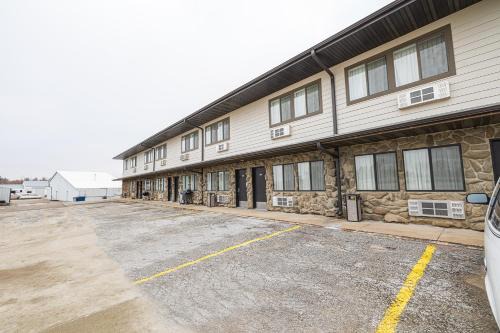 Harlan Hotel | Pet-Friendly Harlan Inn and Suites: Family Comfort Awaits