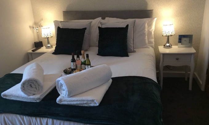 Riverside Apartment | Family-Friendly Harlech Suite @ Inn Cardiff - 9.2/10 Rated