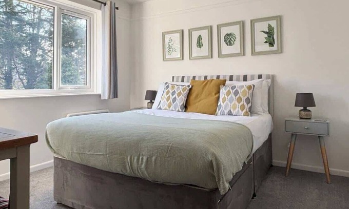 Mousehole House | Harlowe~Mousehole Hideaway~two bed with parking