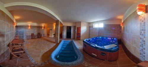Szilvasvarad House | Relaxing Harmónia Wellness Villa with Spa and Hot Tub