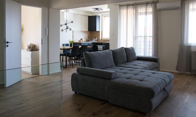 Veszprem Apartment | Discover Harmat Veszprém: Oceanfront Pet-Friendly Retreat