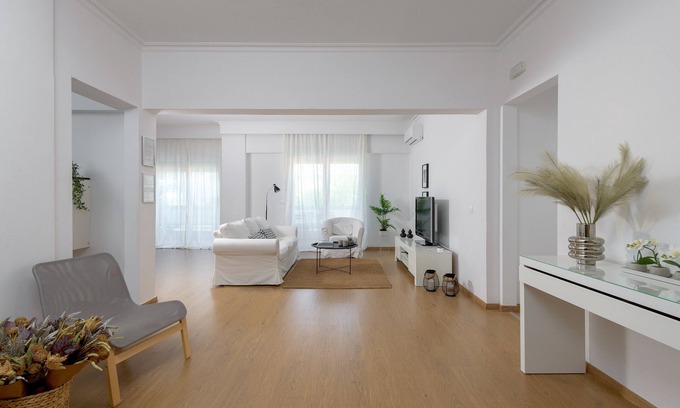 Rhodes Apartment | Elegant Central Apartment in Rhodes City - Guest Rated 10/10