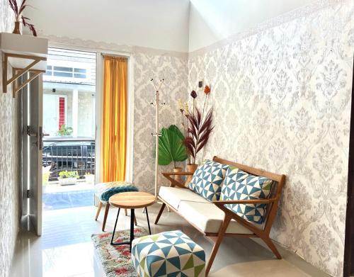 Kasihan House | Guest Rated 10/10: Harmoni Guest House near Kasongan