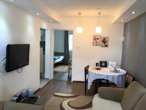 Ilidza Apartment | Discover Harmony Haven Residences: Oceanfront Retreat