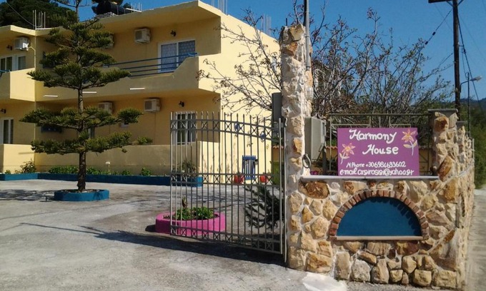 Agia Paraskevi Apartment | Family-Friendly Harmony House with Exceptional 9/10 Rating