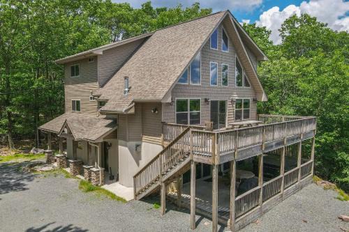 Lake Harmony Estates House | Tranquil Harmony House: Ocean Views & Private Beach Access