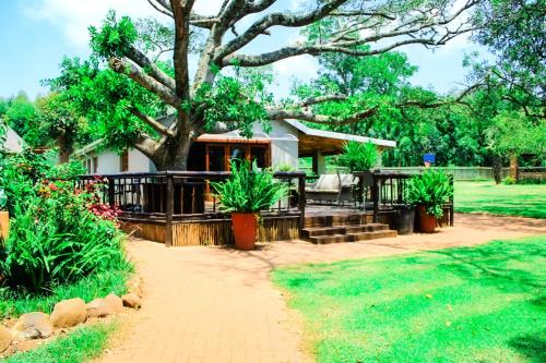 Makhado Cabin | Budget-Friendly Stay at Harnham Mountain Lodge with Pool