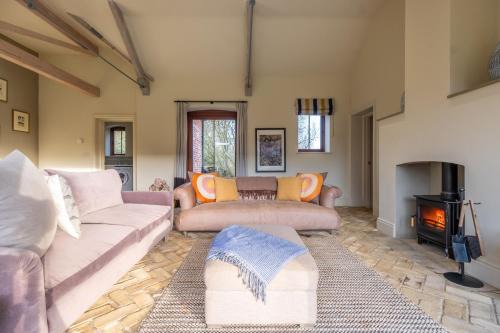 Tittleshall House | Harnser Barn: Family and Pet-Friendly Getaway Awaits