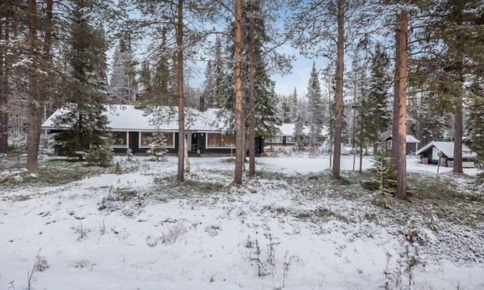 Akaslompolo House | Relaxing Retreat at Harpan Maja/Mesimarja by Interhome