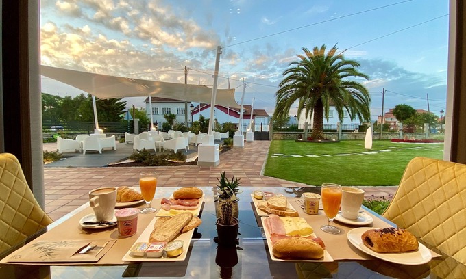 Catoira Hotel | Experience Harpazul Apartments: Guest Rated 9.8 with Pool