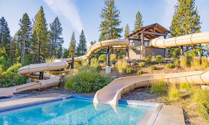 Sunriver House | Harper Getaway: Pet Friendly with Hot Tub & Fenced Yard