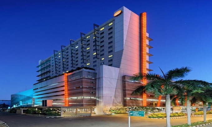 Gading Hotel | HARRIS Hotel and Conventions Kelapa Gading: Family-Friendly Escape