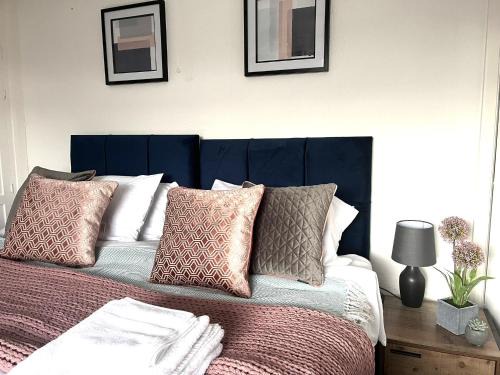 Grantham House | Pet-Friendly Retreat at Harrowby Home for Families