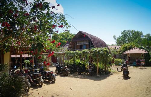 Pacitan House | Cozy Harry's Ocean House Pacitan - Rated 9/10 for Families