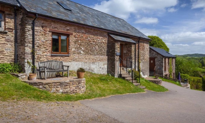 Brushford Cottage | Discover Harthanger View Cottage: Rated 9.6, Pet Friendly