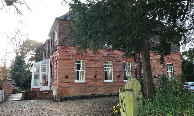 Woodhall Spa Apartment | Accessible Family Retreat at Hartington House - Rated 9/10