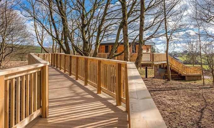 Newton Grange Cottage | Inviting 1 Bedroom Getaway in Ashbourne with Spa & Hot Tub