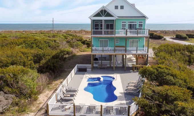 Sneads Ferry House | HartSea - Guest Rated 10/10 with Pool & Beach Access