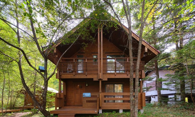 Tsumagoi House | Experience HARUNA CABIN: Pet-Friendly Log House Retreat