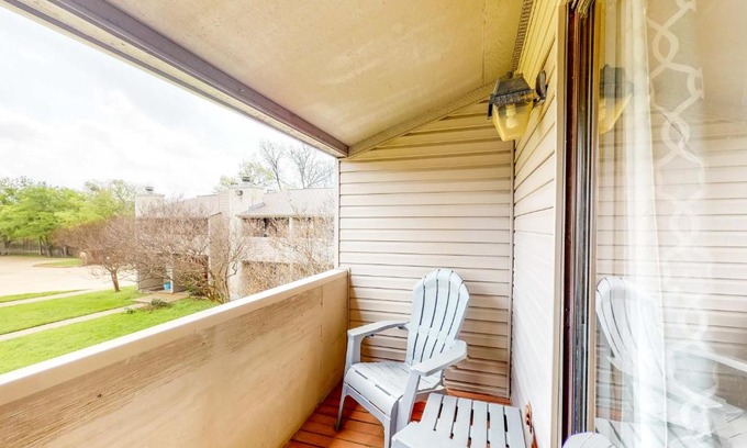 College Station Apartment | Family-Friendly Escape at Harvey House with Pool Access