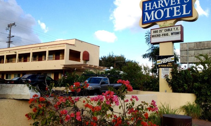 College East Hotel | Budget-Friendly Harvey's Motel Near SDSU with Kitchen Access