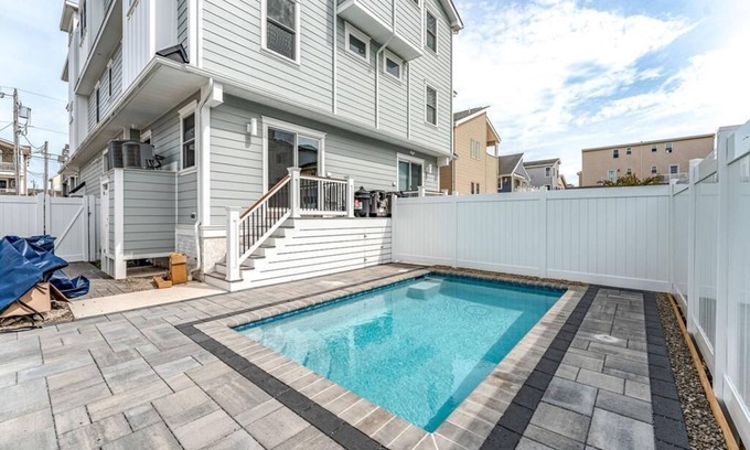 Sea Isle City House | Has a Pool! Great location within walking distance of downtown Sea Isle