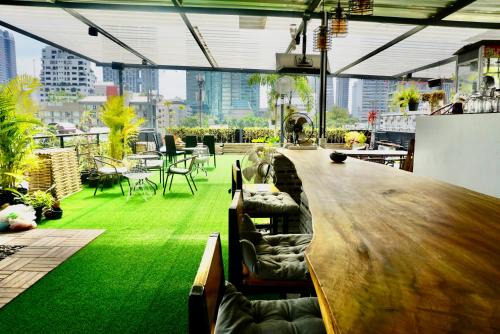 Silom Apartment | Hash Apartment Silom Soi 3 - Trendy Rooftop Retreat