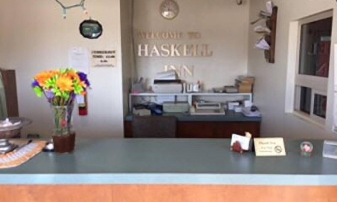 Haskell Hotel | Cozy Haskell Inn with Kitchen & Breakfast Amenities