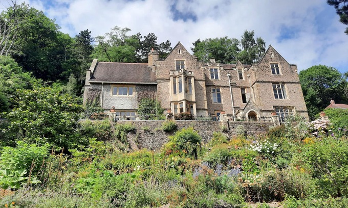 Malvern Apartment | Family-Friendly HASLINGTON HOUSE: Cozy Cottage in Malvern