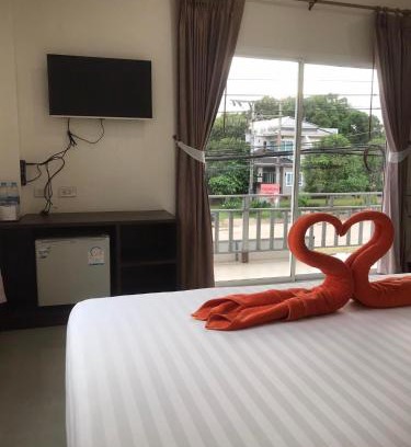 Ko Lanta Apartment | Cozy Hassana Apartment with Oceanfront Views & Hot Tub