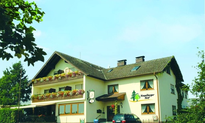 Hasselberg House | Discover Hasselberger Hof: Family-Friendly Retreat