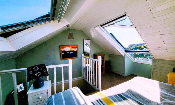 Old Town Hastings House | Scenic Sea Views in Hastings: Ideal Family Getaway