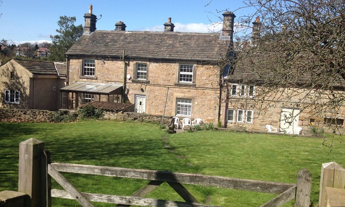 Hathersage Cottage | Experience Hathersage in the Peak District: Guest Rated 9.8