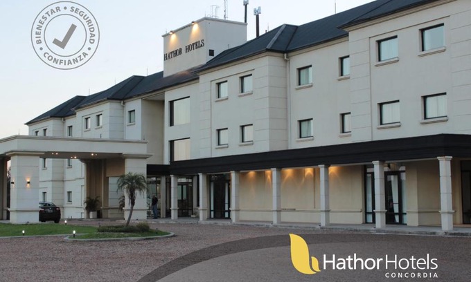La Criolla Hotel | Discover Hathor Concordia: 4-Star Comfort with Hot Tub