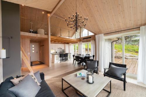 Vestvagøy House | Stunning Haukland Beach Panorama with Family-Friendly Amenities