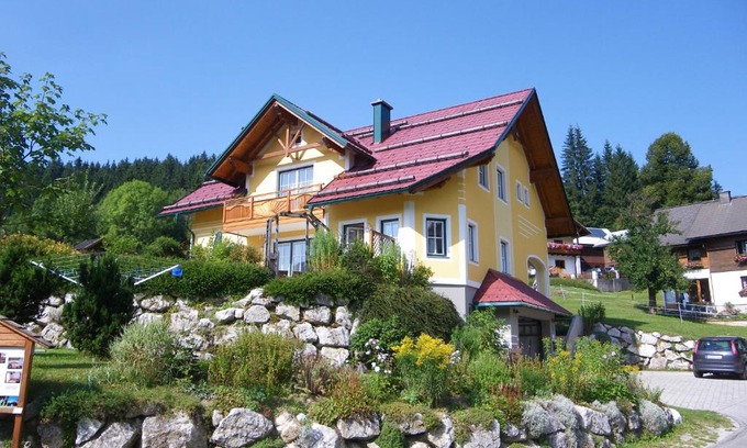 Lackenhof House | Exceptional Stay at Haus ÖtscherTeufel with Breakfast & More