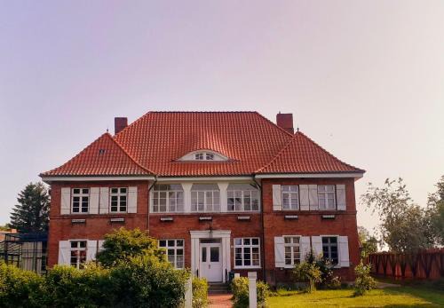 Lischow Apartment | Experience Coastal Bliss at Haus 2 Linden with Spa & Ocean View