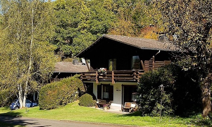Schoenecken Ski Chalet | Inviting Haus 2 - Typ B with Spa, Breakfast & Kitchen