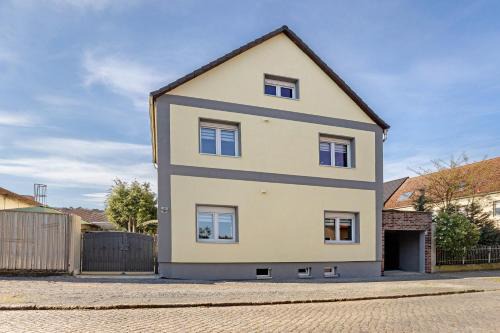 Piesteritz House | Haus 33: Highly Rated Family-Friendly Getaway Awaits