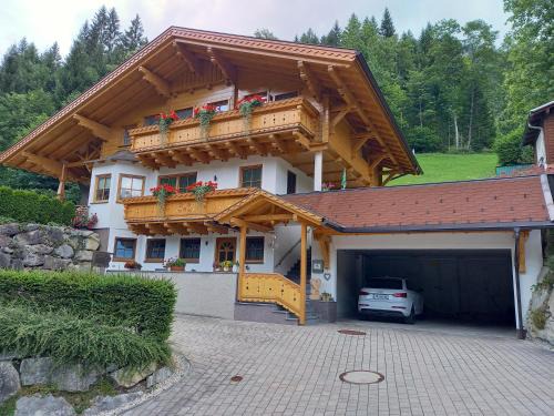 Ramsau am Dachstein Apartment | Guest Rated Haus Bergheim: Family-Friendly with Hot Tub