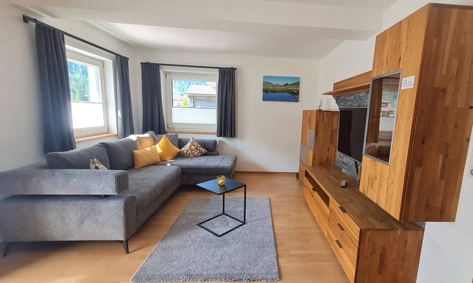 Madseit Apartment | Haus Alpenheim Apartment 3 with Mountain View & Balcony