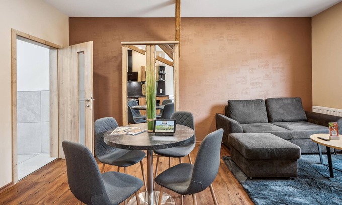 Naumburg Apartment | Exciting Getaway Awaits in a Cozy Lake View Apartment