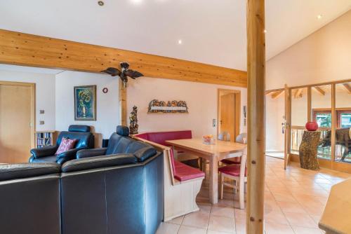 Lauf Apartment | Exceptional Family-Friendly Stay at Haus am Bächel
