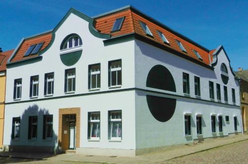 Friedland Apartment | Pet-Friendly Retreat at Haus am Eichenwall - Rated 8.7/10