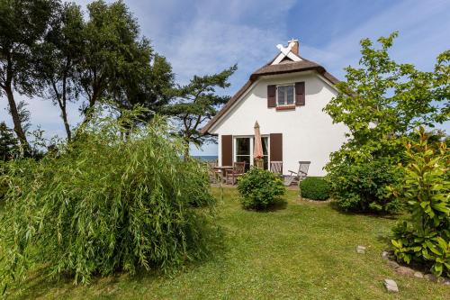 Ostseebad Ahrenshoop Apartment | Guest Rated 9/10 - Haus am Hohen Ufer Family Retreat