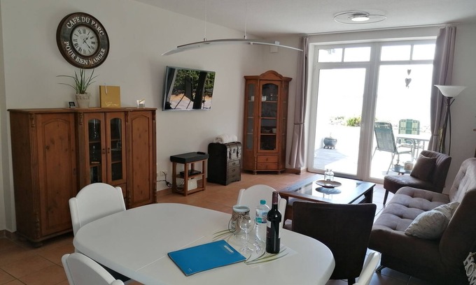 Muritz Apartment | Idyllic Haus am Kölpinsee with Ocean View & Kitchen